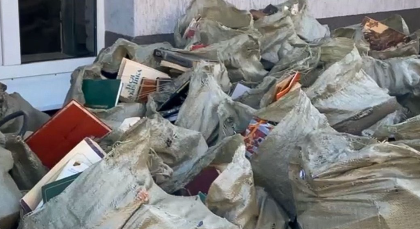 &quot;Проявляють українську позицію&quot;. Маріупольці в оригінальний спосіб чинять опір окупації (відео)